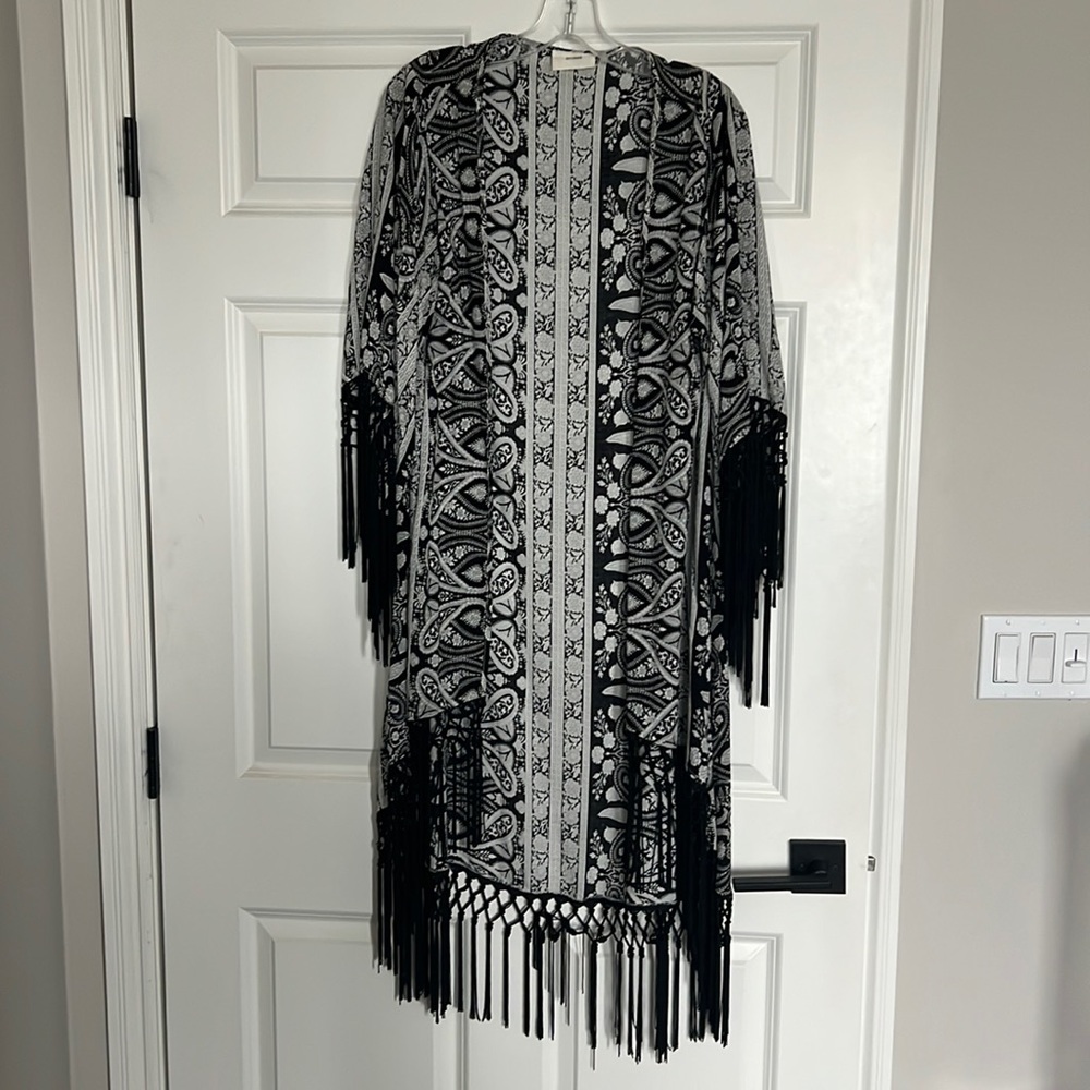 En Crème Size Small Kimono with Tassels